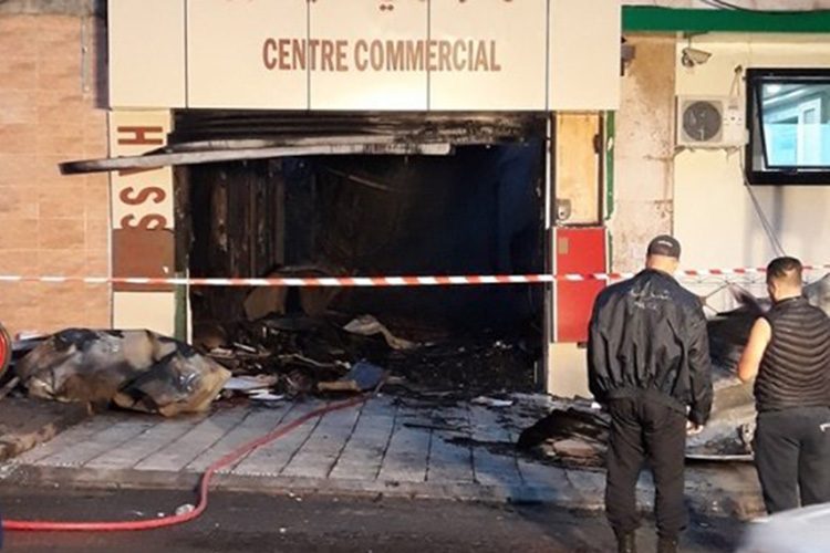 Incendie spectaculaire dans un centre commercial à Alger centre
