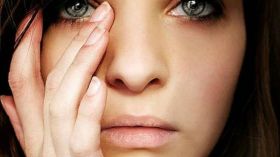 وجدت أخي وأختي في وضع مخل وأنا مكتئبة!