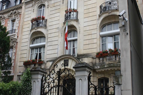 Paris convoque l’ambassadeur d’Iran en France concernant la détention de deux chercheurs