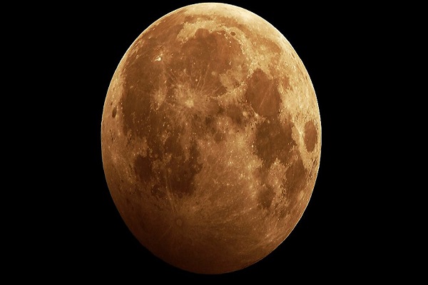 Trump souhaite repartir à la conquête de la Lune, la Russie s’oppose