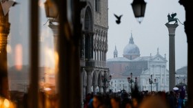 Coronavirus: le nombre de cas en Italie dépasse les 130, le carnaval de Venise annulé