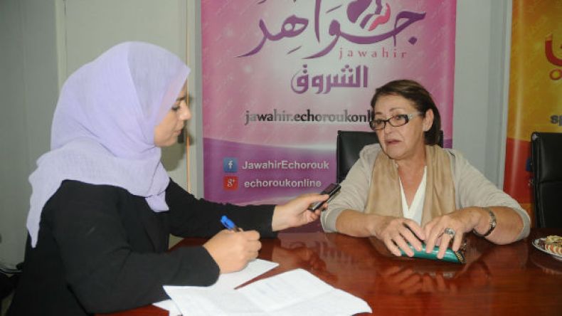 سجادتي وخماري معي دائما ولا أعتبر نفسي مقصرة في الحجاب