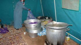 نساء يعتصمن بطبخ 1000 وجبة يوميا ضد الغاز الصخري