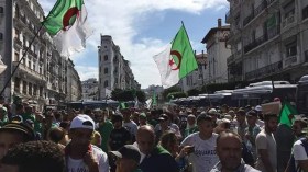مطالب بمحاسبة الفاسدين محليا وإعادة أموال الشعب