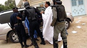 الشرطة الموريتانية تعتقل شبانا نادوا برحيل الرئيس