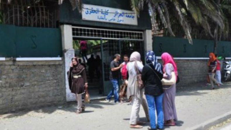 طلبة الحقوق يهددون بالخروج إلى الشارع