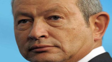 Les hommes d’affaires Ounsi et Naguib Sawiris interdits de quitter l'Égypte
