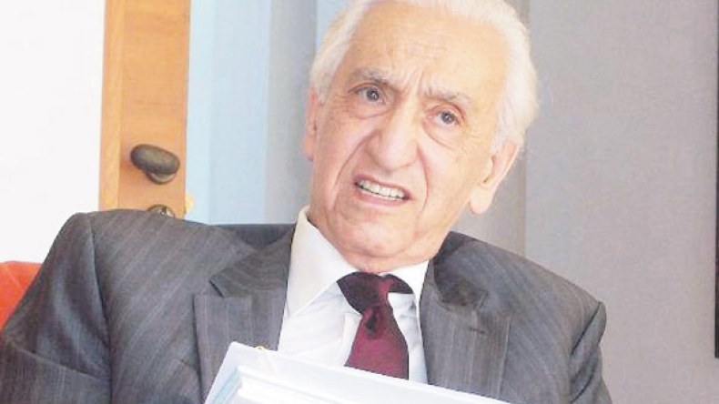 وصول جثمان المجاهد حسين آيت أحمد إلى الجزائر