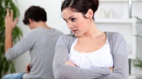 كلما تشاجرت مع زوجك واجهت احتمال زيادة وزنك!