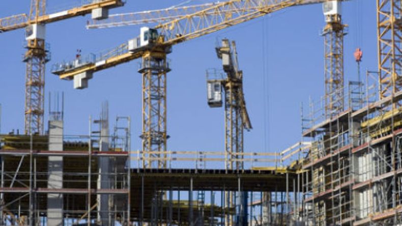 الجزائر تراجع قانون الاستثمار