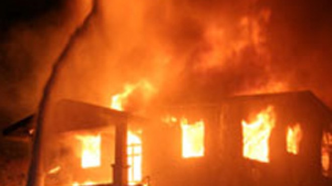 الباتريوت قاتل ابنيه يعود ليلا لمحاولة تصفية بقية عائلته