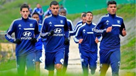 3 جزائريين يخوضون نهائي رابطة فرنسا