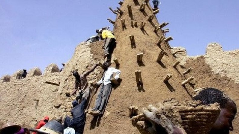 الجزائر تدين تدمير أضرحة بتومبوكتو شمال مالي