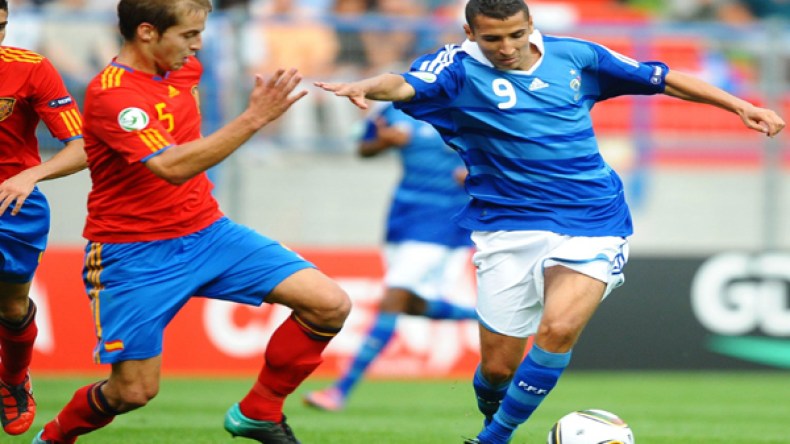 يانيس طافر: مستعد للدفاع عن الجزائر بعد المونديال