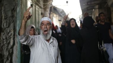 هذا الأقصى تنتهك حرمته فأين هبَتكم يا مسلمون؟