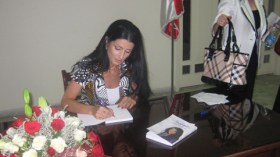 لينا زهر الدين تشيد بالشروق وتتحدث:وضاح خنفر وصف مذيعات الجزيرة بتماثيل الشمع ومنع عنهن الكعب العالي