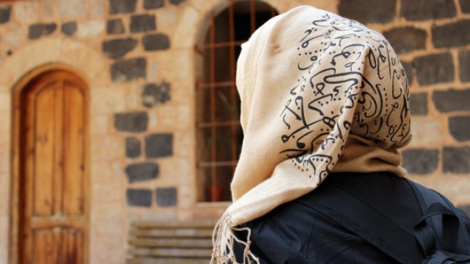 أبي منعني من الصلاة وارتداء الحجاب!