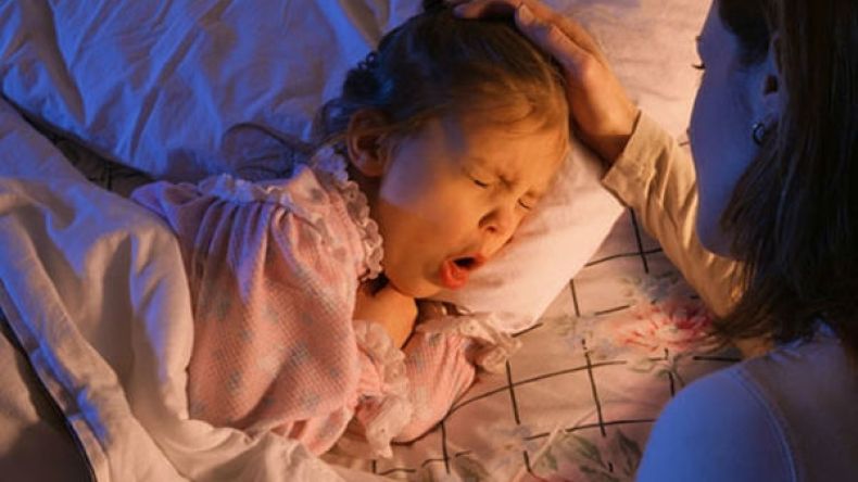 دراسة: تطعيم الآباء ضد السعال الديكي يقلل من إصابة الأطفال