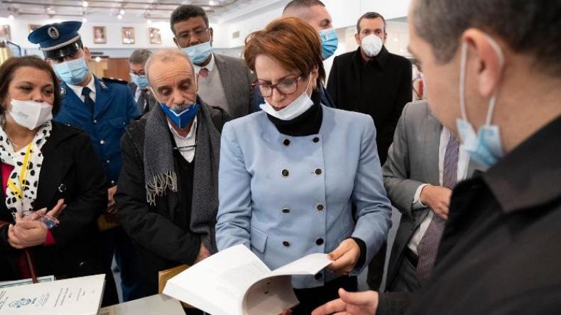 بن دودة تفتتح الصالون الوطني الأول للكتاب  