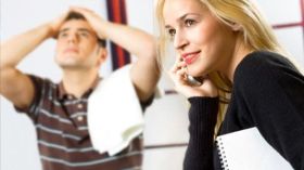 اعرف لماذا تتكلم أكثر منك قبل أن تتهمها بالثرثرة!