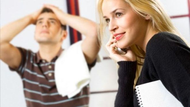 اعرف لماذا تتكلم أكثر منك قبل أن تتهمها بالثرثرة!