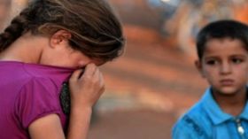 هل نطلع أطفالنا على الأخبار؟!