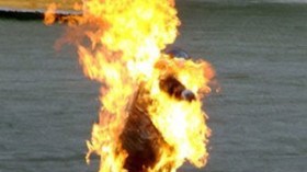 تلميذ يضرم النار بجسده في ساحة متوسطة بتبسة