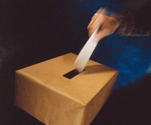 Il qualifie la justice de non indépendante et pas en mesure de garantir des élections libres.