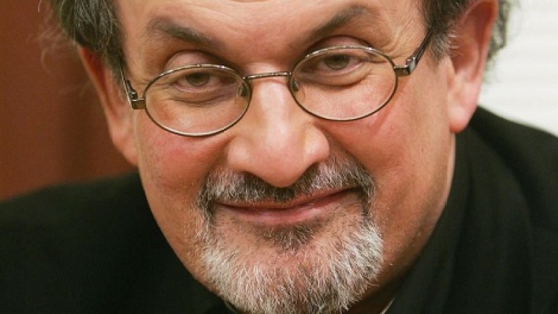 الجائزة الإيرانية لقتل سلمان رشدي تصل إلى 3.3 مليون دولار