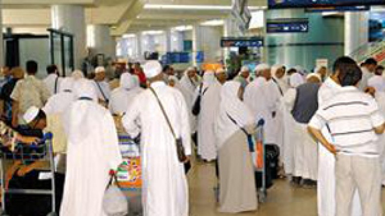 غلام الله يحذر الحجاج من تضييع وثائقهم وأموالهم