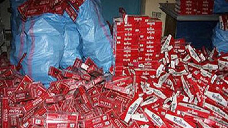 الشرطة تحبط محاولة تهريب‮ ‬3920‮ ‬علبة سجائر عبر الحدود الغربية‮