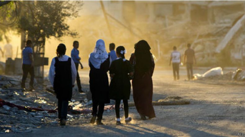 طلاب غزة يعودون إلى مقاعد الدراسة