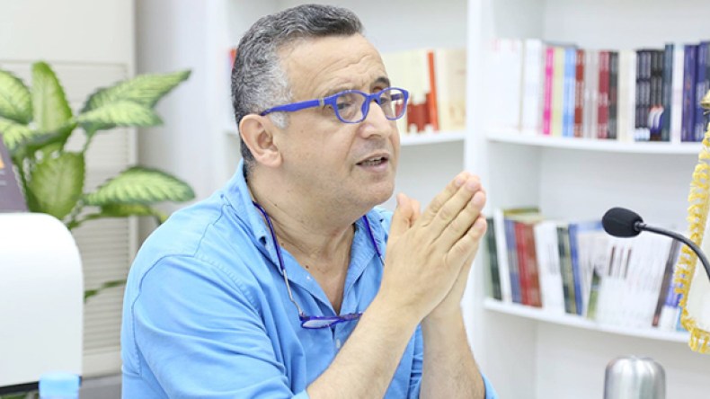 سيدي علي صخري: الكتاب الورقي لن ينقرض