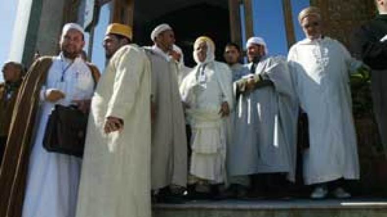 ولد عباس يتعهد بتمويل اتحاد الزوايا