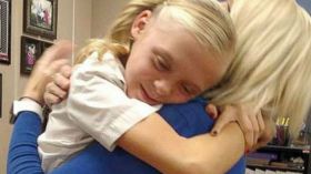 فرحة طفلة في الـ 11 من عمرها وهي تسمع خبر تبني أسرة لها