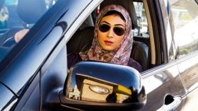 بهذه النصائح تضمنين سلامتك أثناء القيادة؟!