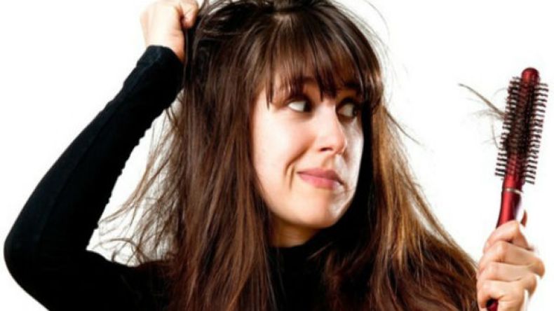 تساقط الشعر.. الأسباب والعلاج