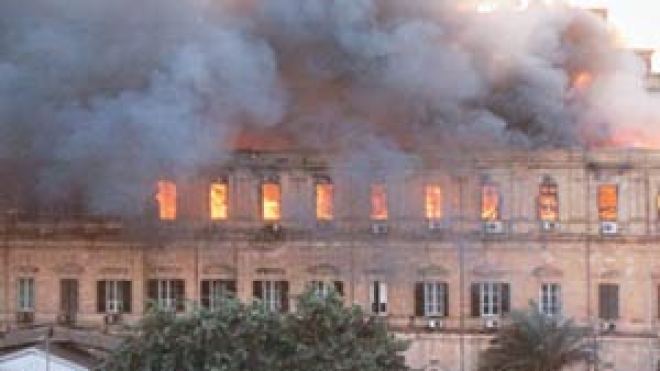 تايمز البريطانية : حريق مجلس الشورى المصري متعمد