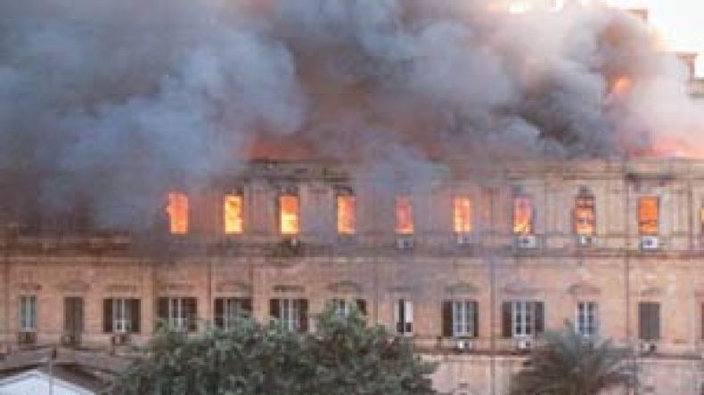 تايمز البريطانية : حريق مجلس الشورى المصري متعمد