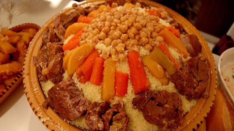 طبق الكسكس يشعل الحرب بين الجزائر والمغرب وتونس