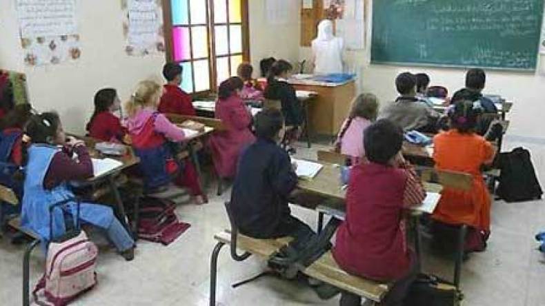 والدة تلميذ تنهال ضربا على أستاذة في بتلمسان احتجاجا على رفعها تقريرا ضد ابنها!