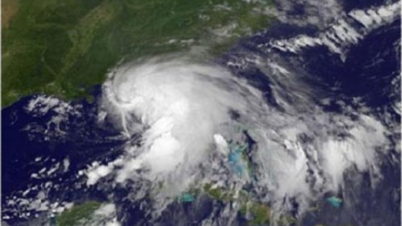 طوارئ في ولايتي فلوريدا ولويزيانا الأمريكيتين بسبب عاصفة “إيزاك”