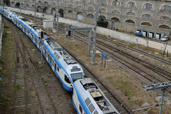 Les cheminots regagnent leurs postes de travail