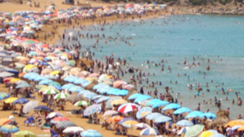 الشواطئ الغربية تحت ضغط 30 مليون مرتاد
