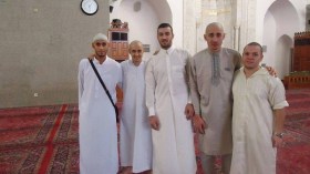 معتمرو “الخضر” يواصلون رحلة العبادة بالبقاع المقدسة