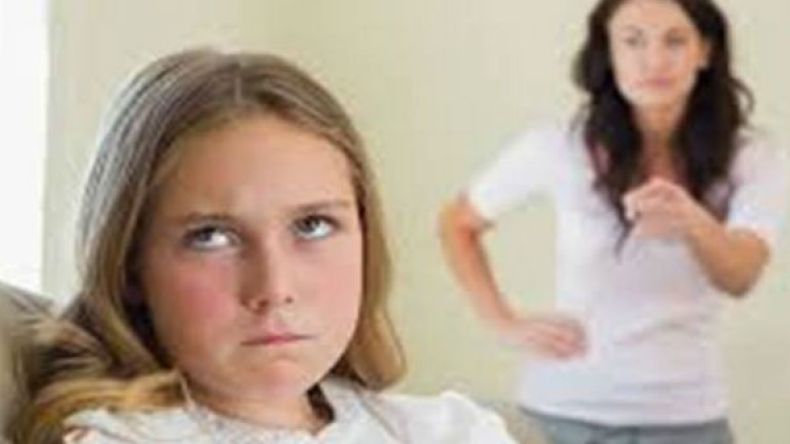 ابنة زوجي تثير أعصابي.. ماذا أفعل معها؟!