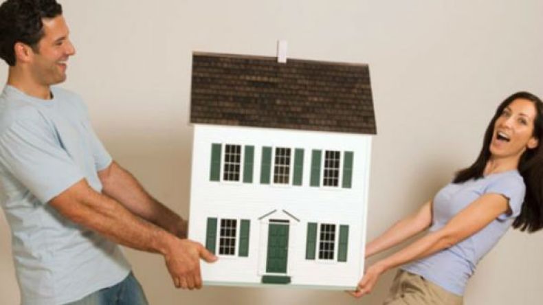 سعادتك في بيتك فلا تبحث عنها في حديقة الغرباء!