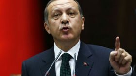 المرأة خلقت لتكون أما في البيت!