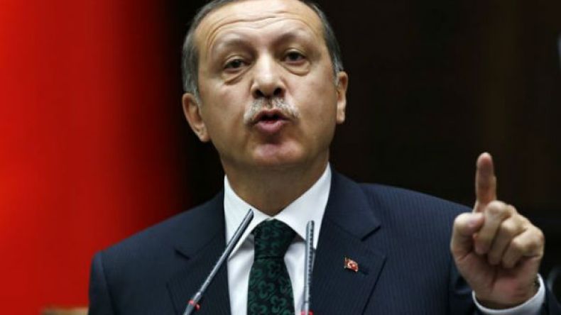 المرأة خلقت لتكون أما في البيت!