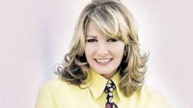 الفنانة اثارالحكيم تعلن اصابة ابنها بفيروس كورونا